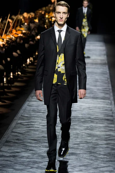 Look 42